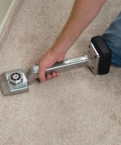 ROBERTS Deluxe Carpet Knee Kicker Lifestyle Image