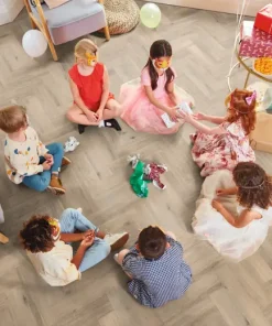 sm vgw canadianurbanoak kidsparty ls cm webp