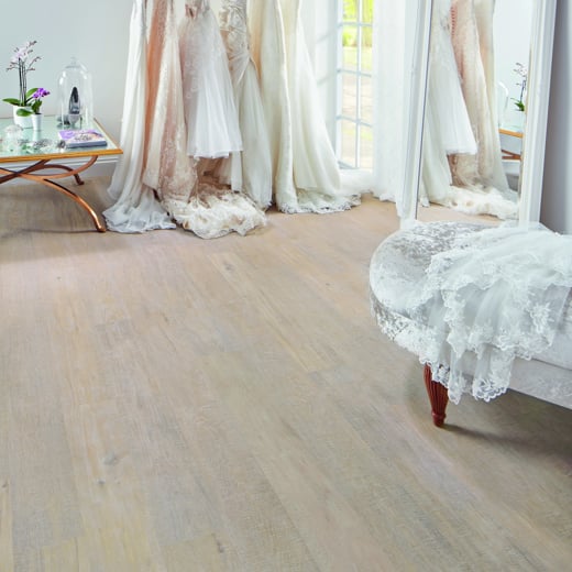krp imgimagesproductsswatchesproductlistingimagescommercialroomsetsknighttilekpcoastalsawnoakweddingboutiquep cm jpg